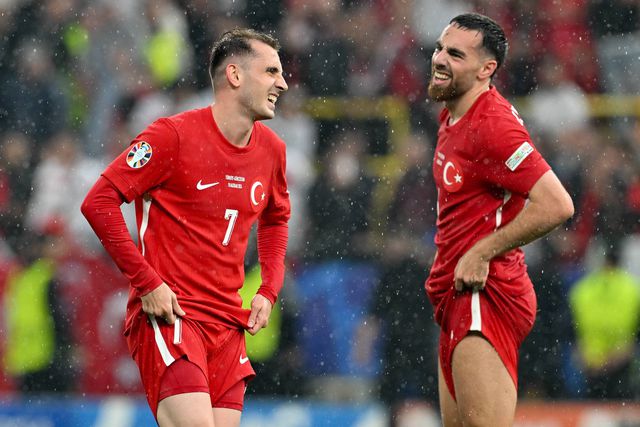 Akturkoglu e Kokçu titulares no triunfo da Turquia sobre Montenegro