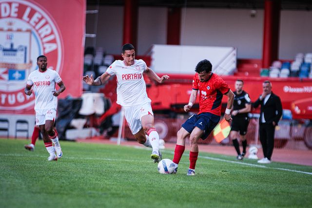 Pablo Fernández festejou... mas por pouco tempo: o lance foi invalidado pelo VAR - Foto: UD Leiria