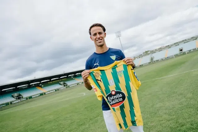 Hugo Félix rescindiu com o Benfica e assinou pelo clube beirão até 2029 - Foto: CD Tondela