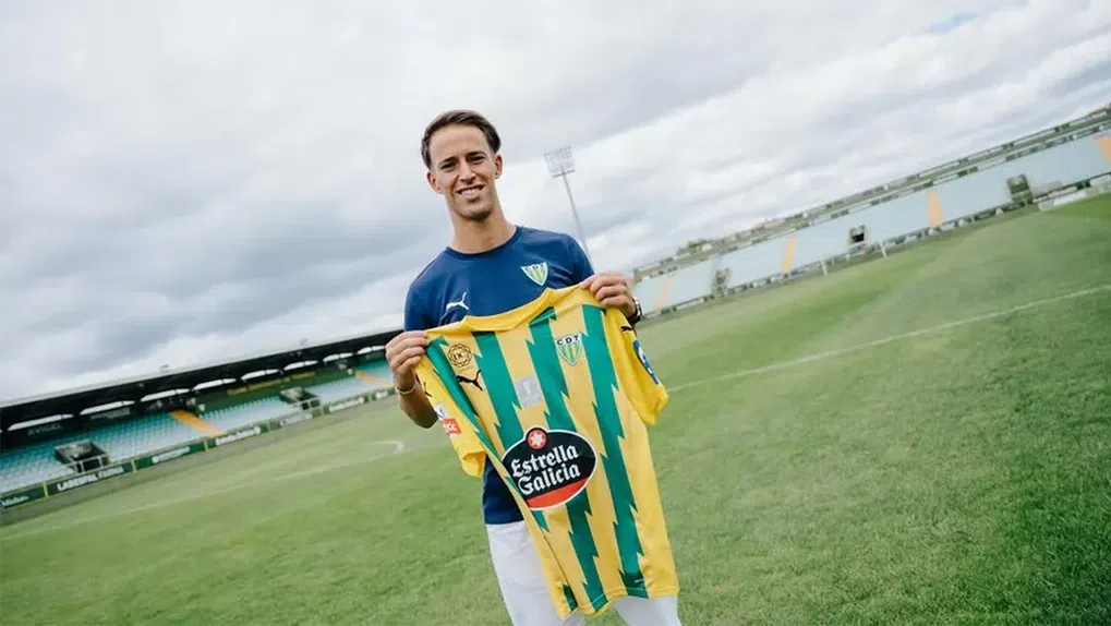 Hugo Félix rescindiu com o Benfica e assinou pelo clube beirão até 2029 - Foto: CD Tondela