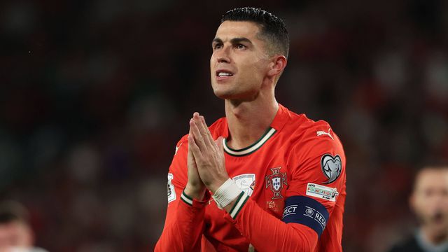 Cristiano Ronaldo após o penálti falhado pela Seleção frente à Irlanda