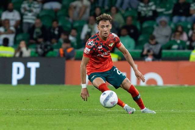 Francisco Domingues, lateral-esquerdo do Moreirense, falou a A BOLA (Foto: Imago)