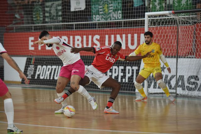 Águia mais forte no primeiro dérbi da Liga 