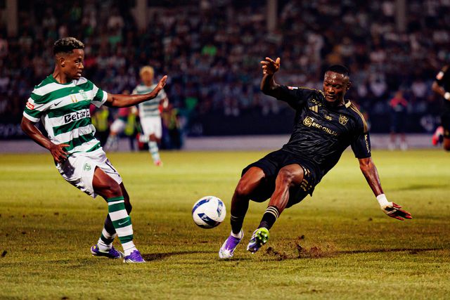 Duplexe Tchamba ainda recupera de um problema na coxa e falhará as opções para o embate frente ao Ançã