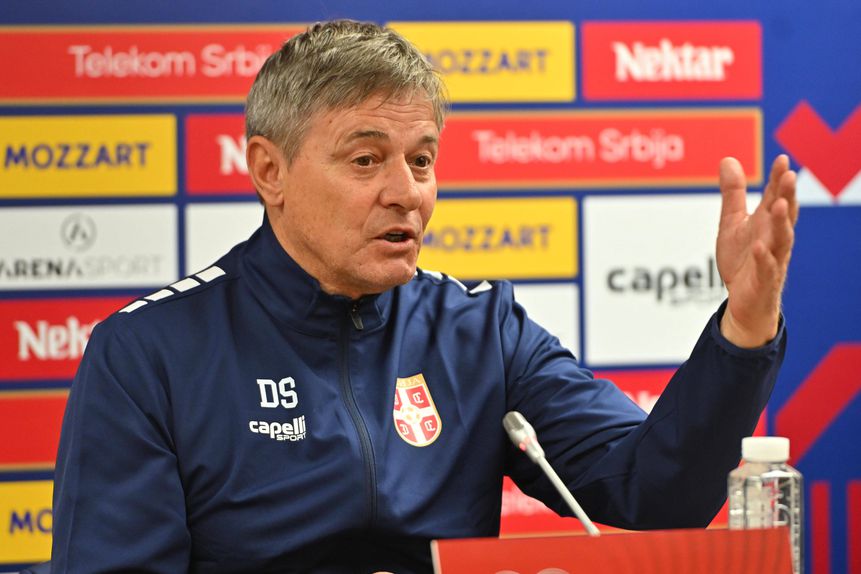 Drgaan Stojkovic Piksi demitiu-se do cargo de selecionador sérvio