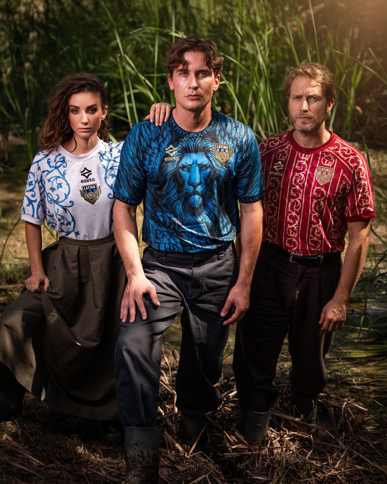 Vale a pena ver os pormenores, destacando-se o leão na camisola azul