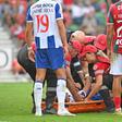 William Gomes teve de ser transportado para fora do terreno de jogo de marca - Foto: Hélder Santos/ASPress