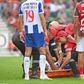 William Gomes teve de ser transportado para fora do terreno de jogo de marca - Foto: Hélder Santos/ASPress