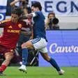 Mora nem saiu do banco... e até troca de árbitro houve no empate da Roma em Como