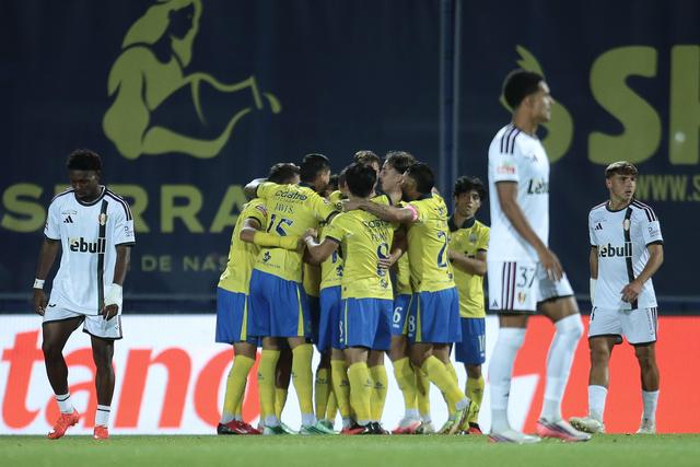 Golo de Iván Barbero, aos 5 minutos, deu a vitória ao Arouca diante do Estrela da Amadora — Foto: Manuel Fernando Araújo/LUSA