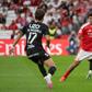 Alexander Bah durante o jogo com o Vitória de Guimarães