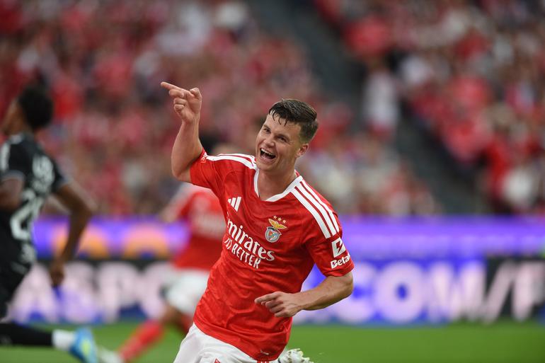 Lateral-esquerdo: Samuel Dahl (Benfica), nota 7 - Foto: Sérgio Miguel Santos