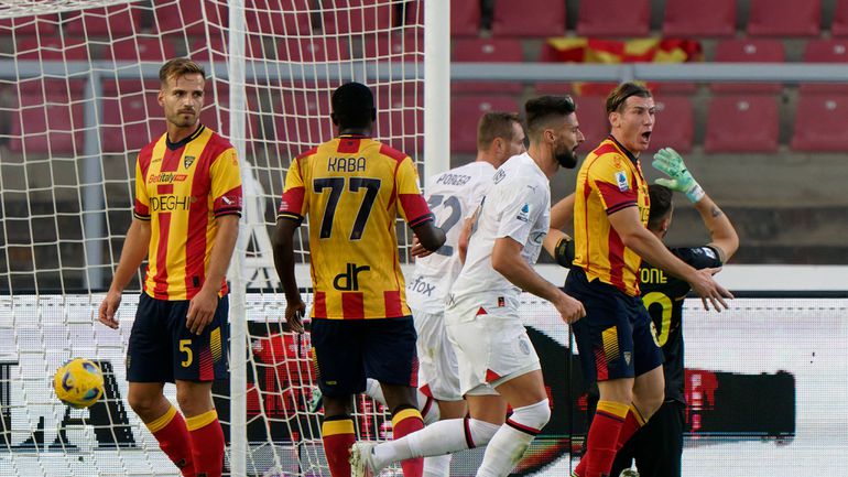 Milan desperdiça vantagem de dois golos e deixa-se empatar em Lecce