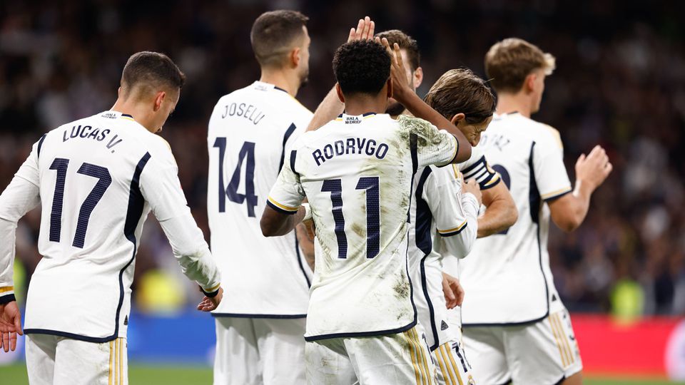 «Samba» no Santiago Bernabéu: dupla brasileira conduz Real Madrid a goleada sobre o Valência por 5-1