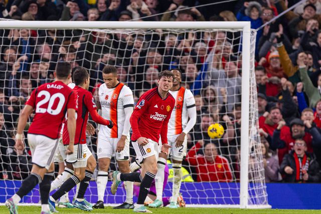 Premier League: vitórias do Manchester United, com golo de ex-Benfica, Arsenal e Everton