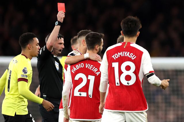 Fábio Vieira expulso por esta entrada dura (vídeo)