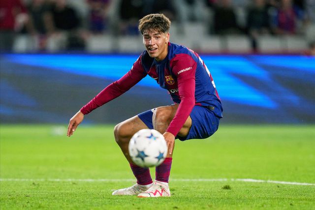 Marc Guiu brilha na vitória dos sub-17 de Espanha frente ao Canadá