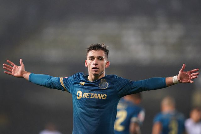 Dragão opera reviravolta e vence em Guimarães