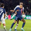 Hat-trick de Mbappé dá liderança ao PSG na Ligue 1