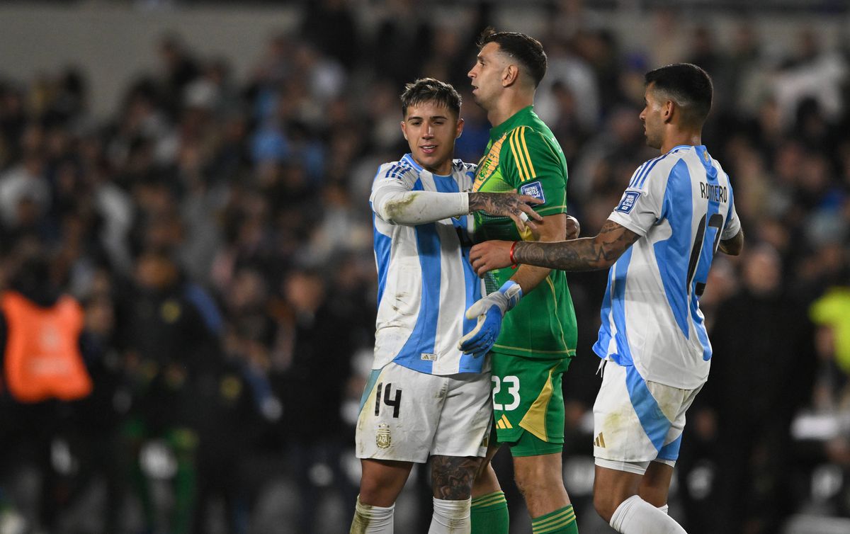 Cinco internacionais argentinos retidos no Brasil: «30 horas a passear»