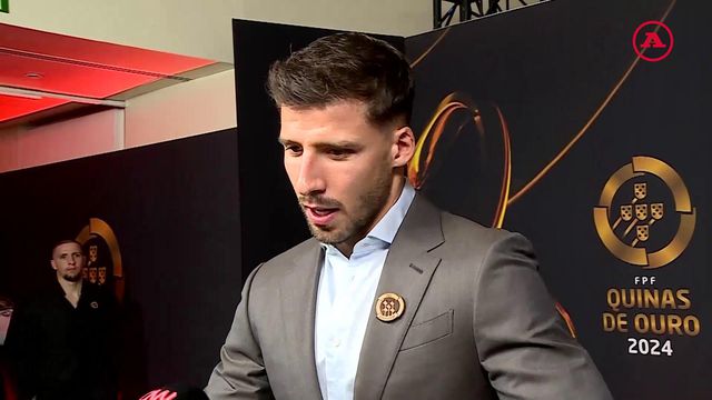 Rúben Dias deixa escapar novidade sobre Hugo Viana e comenta Amorim no Man. United