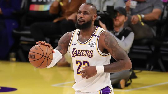 NBA: Celtics perdem e LeBron faz história