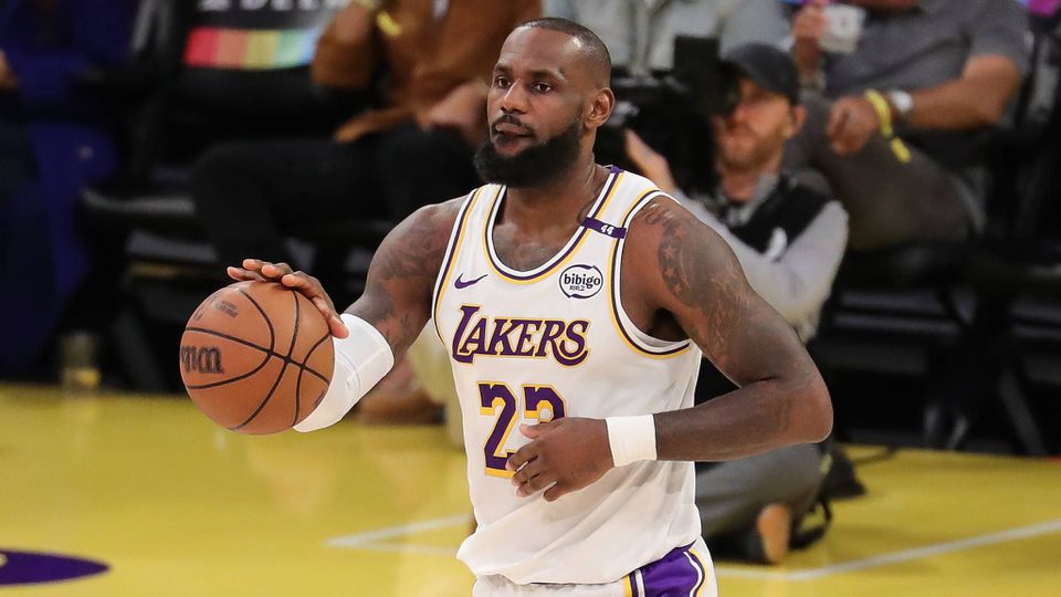 Lebron James ganhou um ressalto... graças a um fã