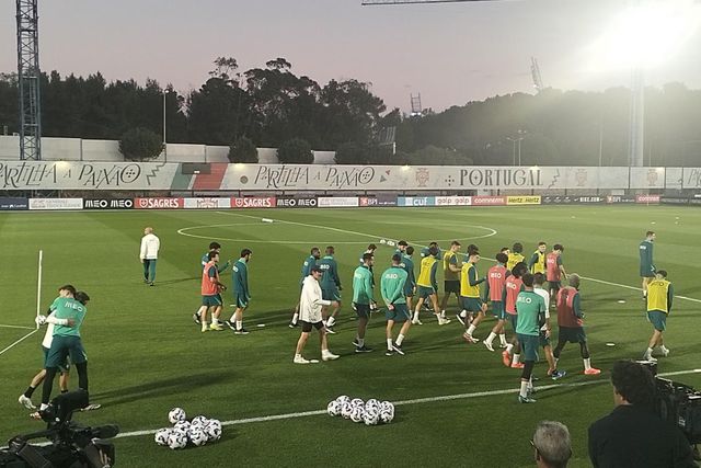 Seleção arranca 'operação' Polónia e Croácia