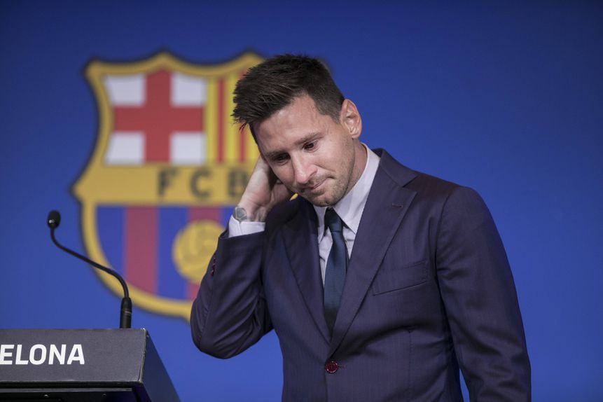 Messi chorou no momento em que anunciou a saída do Barcelona (IMAGO)