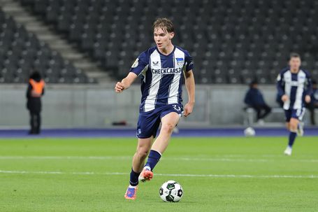 Kennet Eichhorn, de apenas 16 anos, soma, esta época, 10 jogos pela equipa principal do Hertha Berlim 