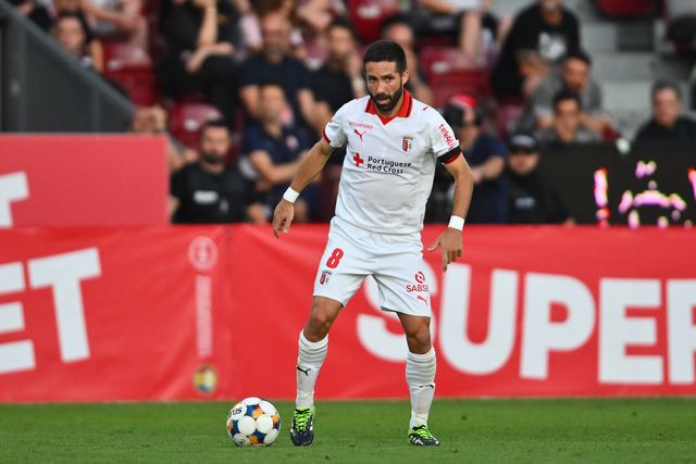 Camisola 8 está na terceira época ao serviço dos arsenalistas e já soma 100 jogos