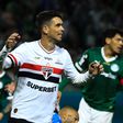 Oscar a representar o São Paulo num jogo com o Palmeiras, de Abel Ferreira, no Brasileirão