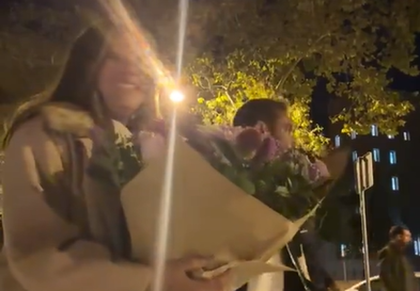 Momento captado pela câmara 'apanhou' Messi ao fundo