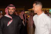 Cristiano Ronaldo com o monarca saudita, o príncipe Mohammed bin Salman - Foto: Al Nassr