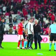 José Mourinho e Mário Branco (à direita) protestaram contra Gustavo Correia no fim do jogo com o Casa Pia. Diretor geral 
foi expulso ainda no relvado Foto — Sérgio Miguel Santos
