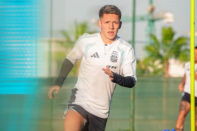 Gianluca Prestianni, 19 anos, estreia-se nos convocados da seleção principal da Argentina — Foto: gianlucaa_11/Instagram