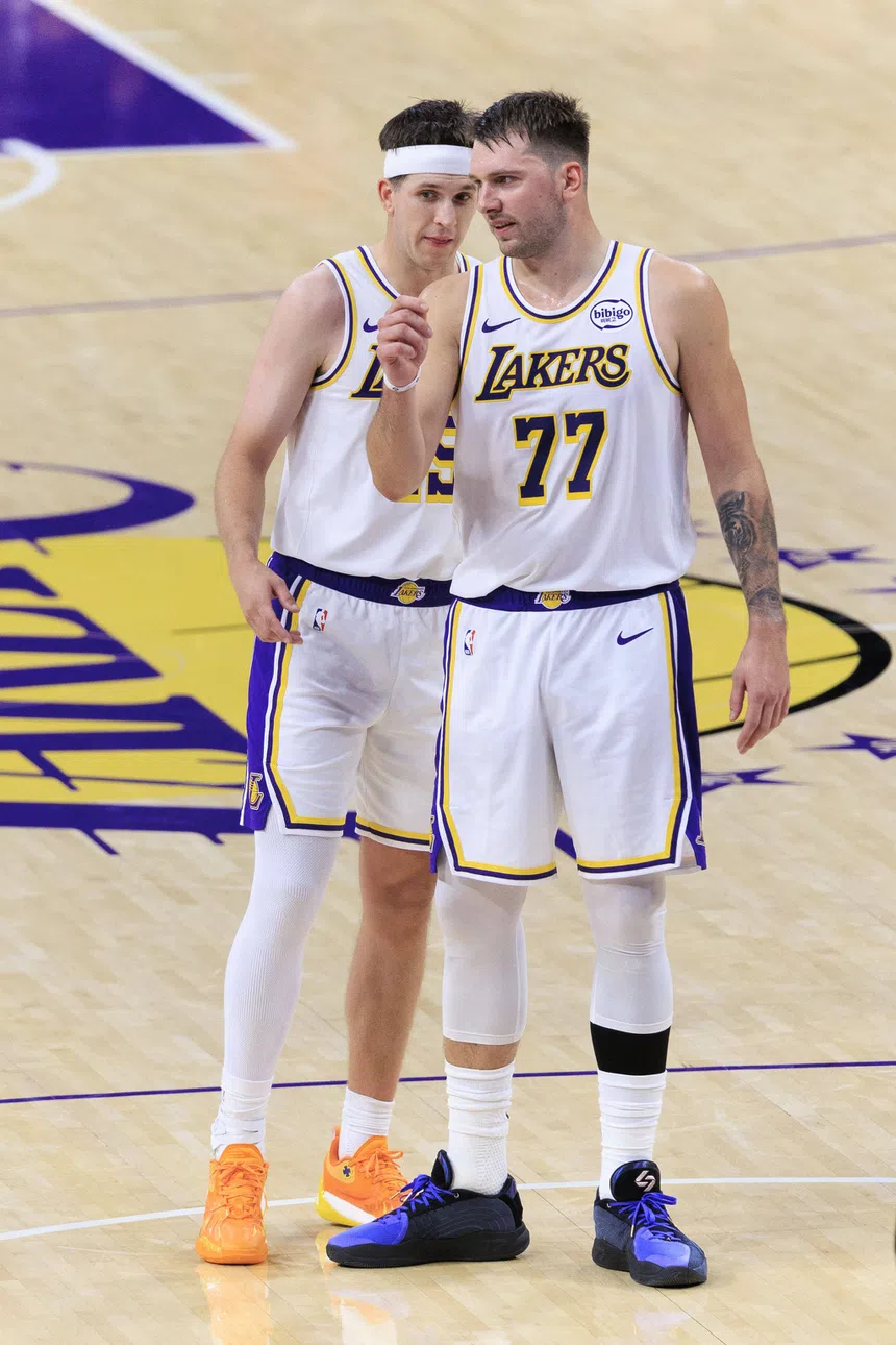 Lakers vencem! Doncic e Reaves em fúria