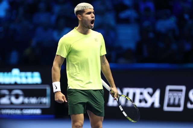 Alcaraz vence segundo jogo do ATP Finals com reviravolta