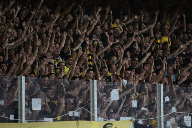 Jogos da liga grega à porta fechada até 12 de fevereiro