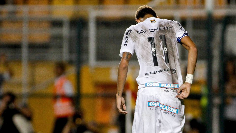 Neymar pede ao Santos para retirar a camisola 11: «Até eu voltar»