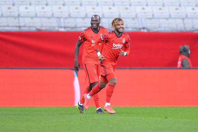 Ex-Sporting e ex-FC Porto excluídos do Besiktas por «más exibições»