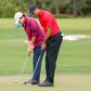 Tiger Woods regressa aos 'greens' para jogar com filho de 15 anos