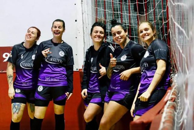 Brasil: futebolista morre ao cair de prédio quando gravava um vídeo