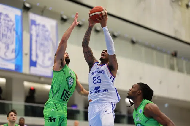 FC Porto muda de atitude e faz tremer Tofas Bursa