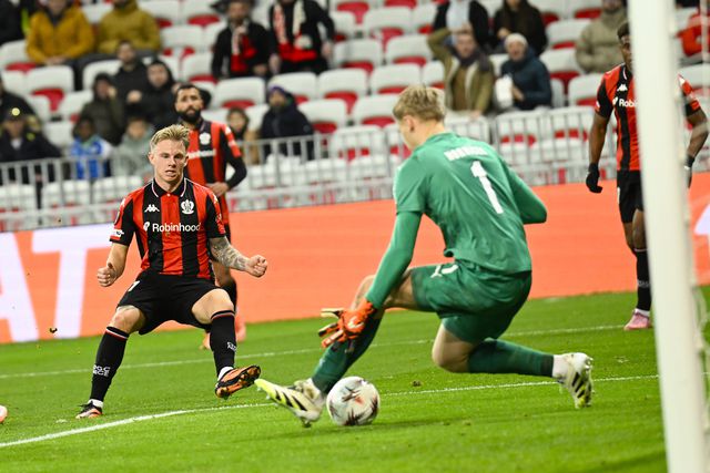 Camisola 1 dos arsenalistas foi gigante na segunda parte