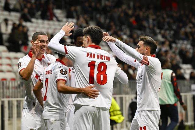 Avançado contratado ao Barcelona foi o autor do tento que valeu o triunfo arsenalista em solo gaulês