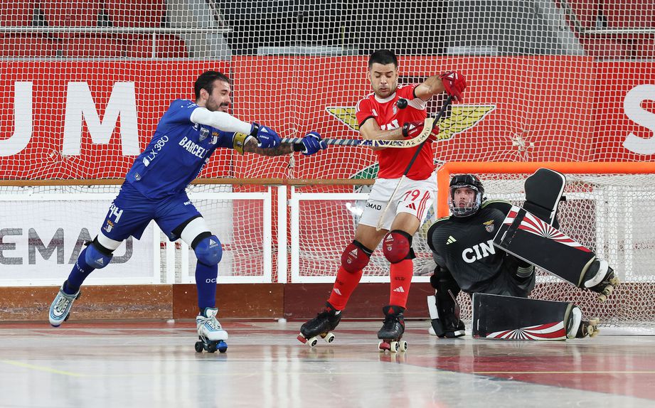Lance aparatoso do Benfica-OC Barcelos com João Rodrigues, autor de hat-trick (WSE)
