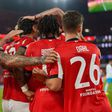Jogadores do Benfica a celebrarem o primeiro golo ao Nápoles, marcado por Ríos
