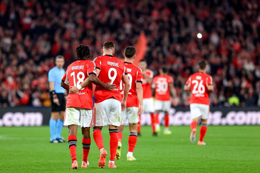 Benfica venceu o Nápoles (2-0)