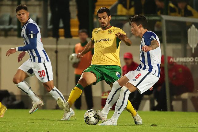 Rui Pires, no Paços de Ferreira, num jogo contra o FC Porto, clube que o formou, em 2022 (Foto: EDUARDO OLIVEIRA/ASF)